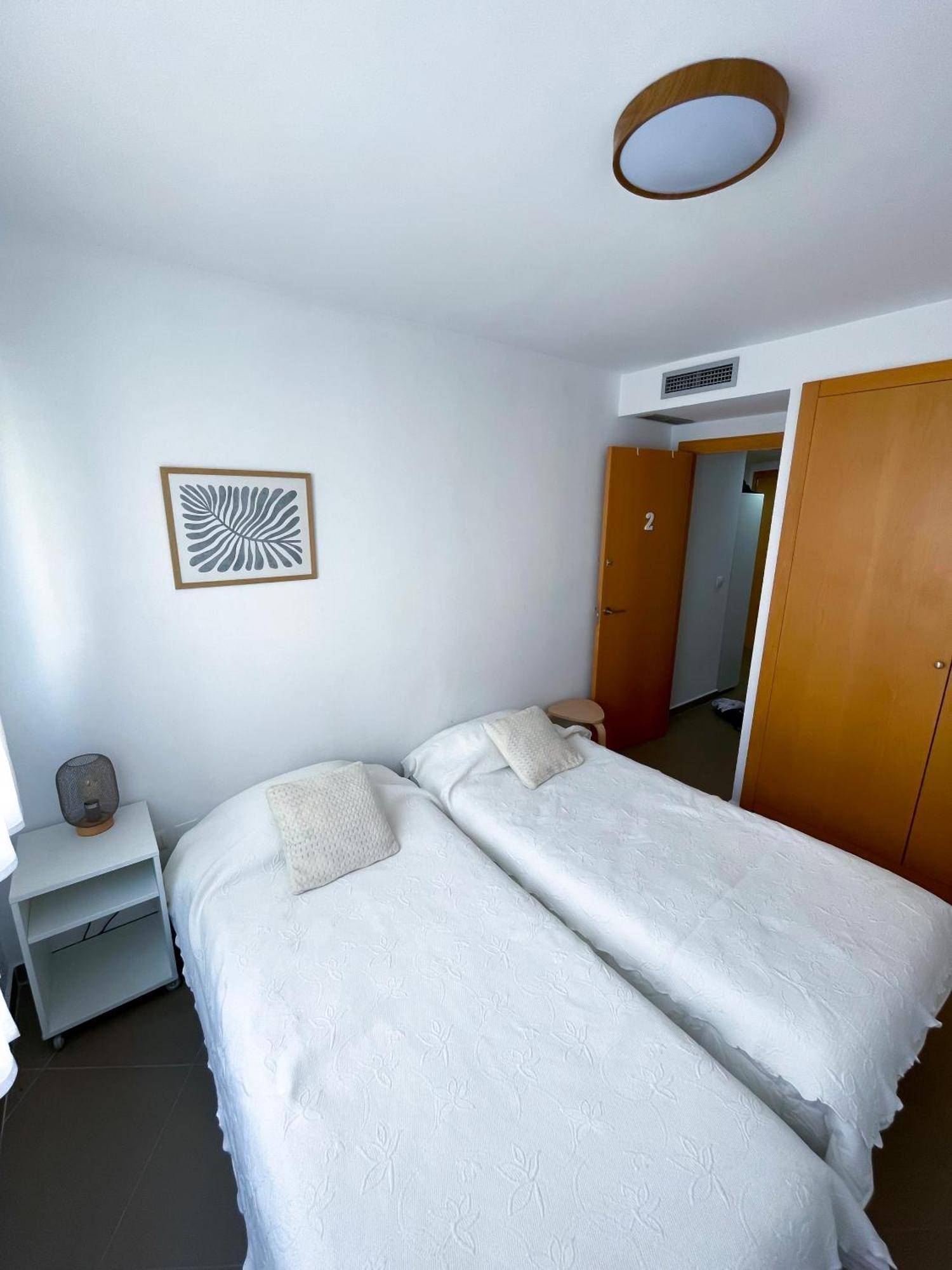 Habitaciones privadas con baño en piso céntrico Gandía Esterno foto